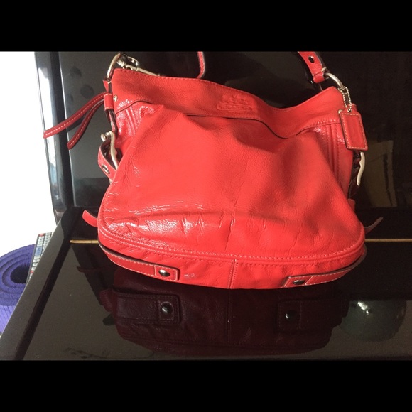 Authentic Coach bag- patent leather - Picture 3 of 9
